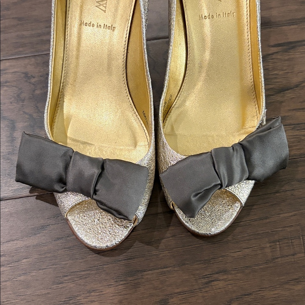 JCrew Collection Platinum Metallic Peep Toe Pumps with Dark Gray Satin Bow Sz 7 - Picture 6 of 10